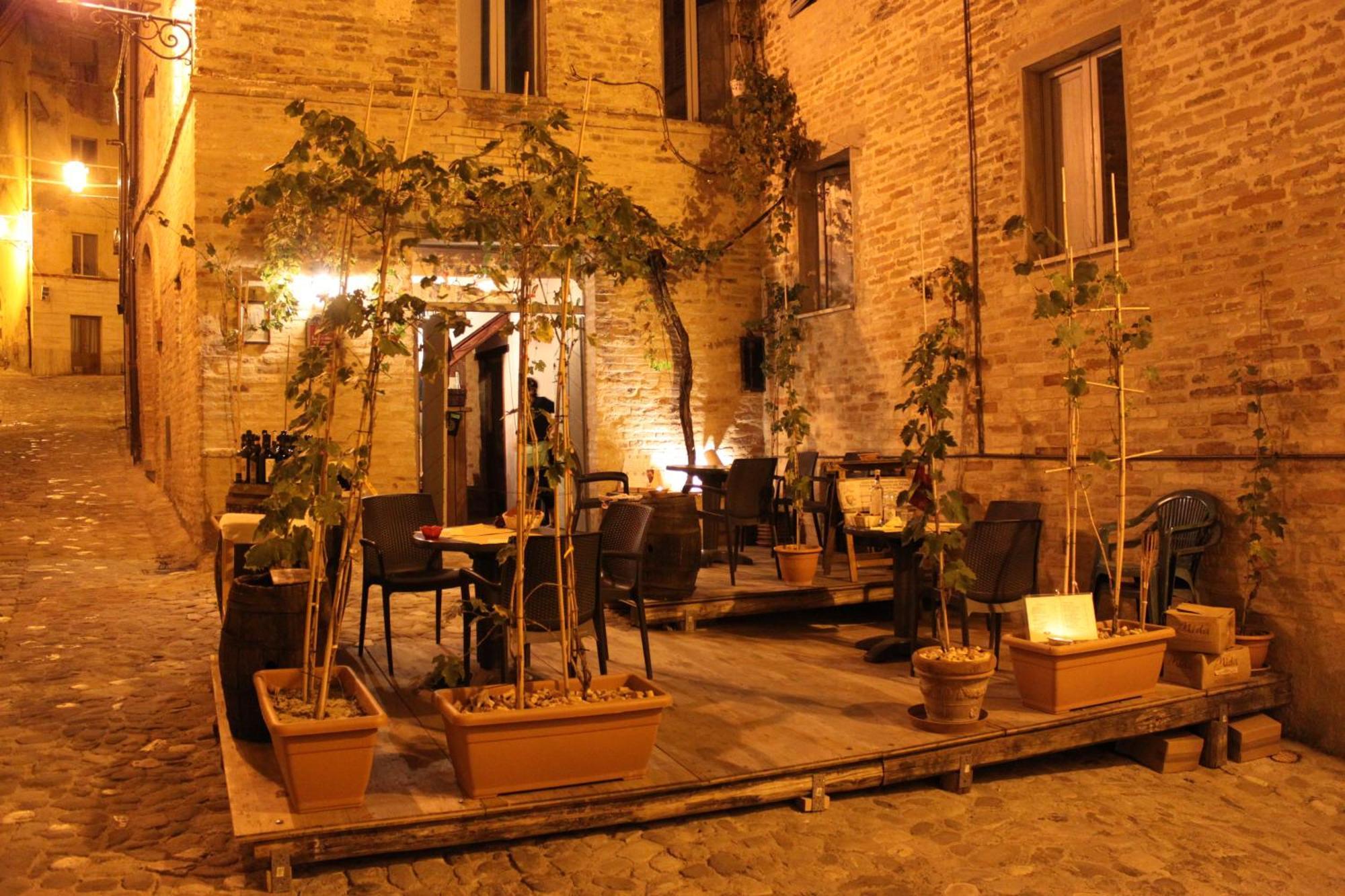La Neviera Nel Pozzo Bed and Breakfast Offida Exteriör bild